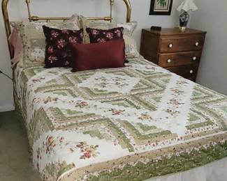 FULL SIZE BRASS BED WITH BEDDING