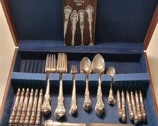 GORHAM "KING EDWARD" STERLING SILVER 72 PIECE FLATWARE SET. SERVICE FOR 8 (SEE NEXT PIC)