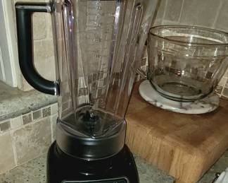 KITCHEN-AID BLENDER