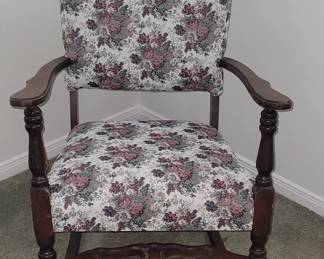 ANTIQUE ROCKER 