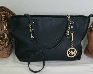 DESIGNER HANDBAGS - MICHAEL KORS