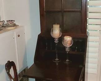 ETHAN ALLEN SECRETARY DESK WITH HUTCH 