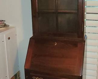ETHAN ALLEN SECRETARIES DESK/BOOKCASE 