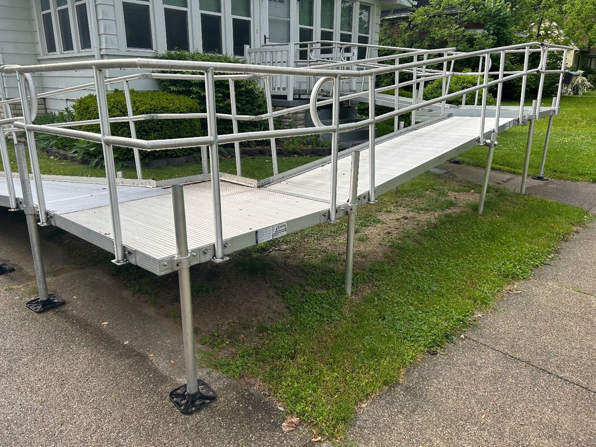 Large handicap ramp