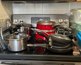 Cookware pressure cooker