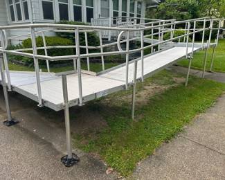 Large handicap ramp
