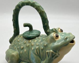 Figural Majolica Frog Teapot