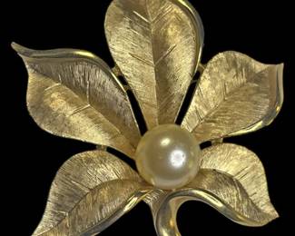 Dramatic Trifari Gold Tone Pearl Bead