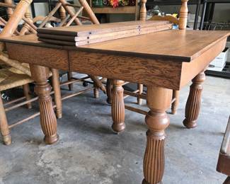 Antique Solid Oak Dining Room Table with 3 leaves