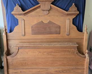 Antique Oak and Chestnut 3/4 bed with mattress/box spring