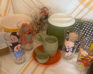 70s kitchen/dining
Loony Tunes drinking glasses