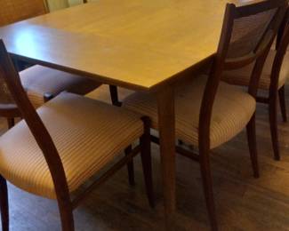 Drexel Parallel dining table
Six dining chairs