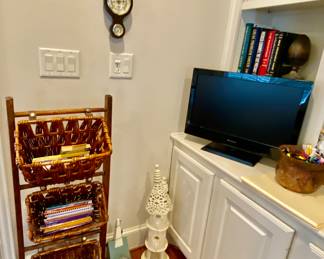 Lots of storage pieces