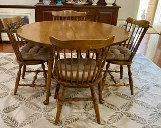 Beautiful Table. Customize your perfect sized table by removing or adding leaves
