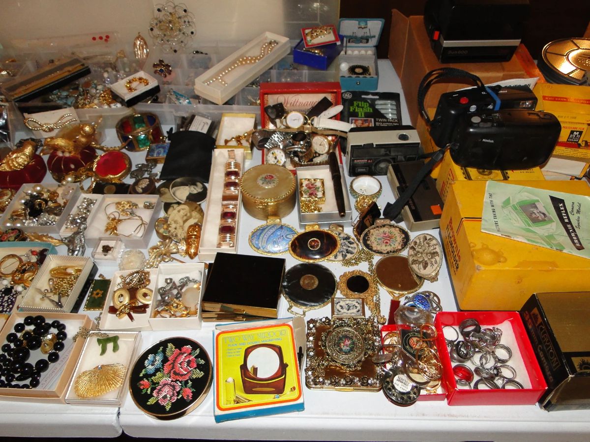 Lots of Vintage jewelry, pill boxes, compacts etc.
