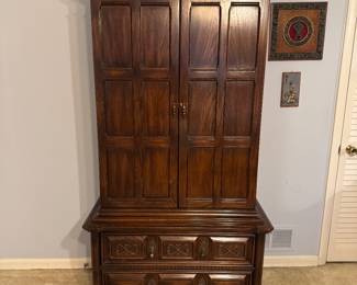 MCM American of Martinsville 5 Drawer / 2 Door Wardrobe (20"D x 38"W x 73"H)