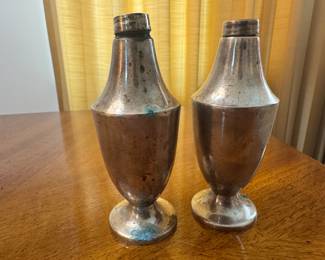 Sterling Silver Salt & Pepper Shakers (118gms / pr)