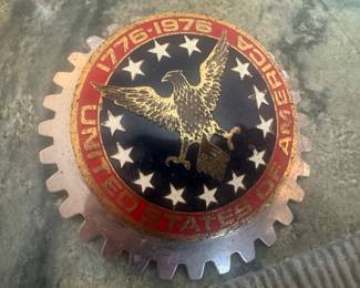 Vintage US Bicentennial Car Grill Badge