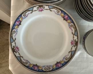 Vintage Aich Czechoslovakia Floral Motif Porcelain China (73pc)
