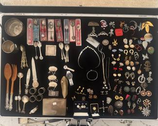 Collection of Silver, Costume & Ornate Jewelry & Trinkets