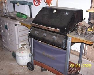 Suncast garden work bench, Aussie grill