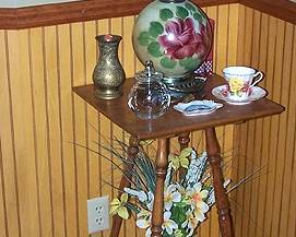 Lamp table, GWTW lamp, blue stenciled crock