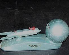 Marx Disney Bank (excellent), Rocket Bank and pint canning jar