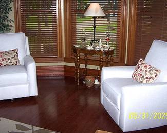 Matching recliners, lamp table