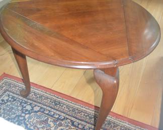 Ethan Allen accent table round or triangular