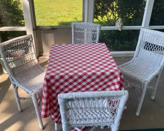 Vintage wicker table and 4 chairs