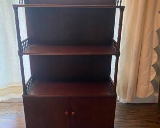 Small display shelf