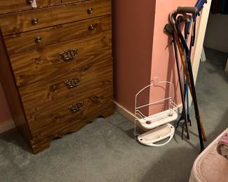 Chest of Drawers/Canes