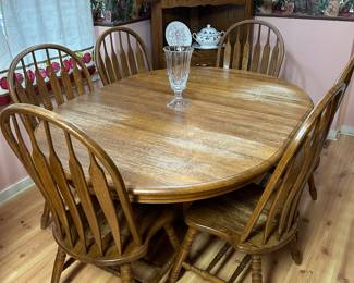 Solid Oak Dining Table w/6 Chairs