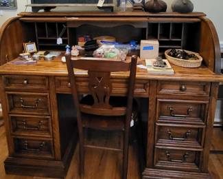 Roll top desk