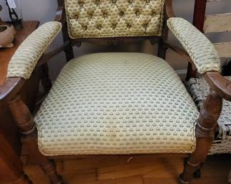 Tufted armchair