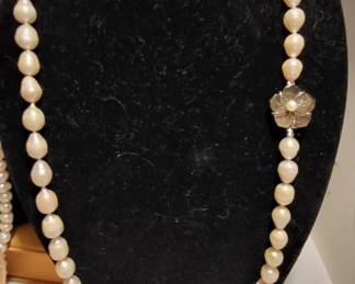 32" Baroque Ring Pearls, Abalone and Pearl Clasp