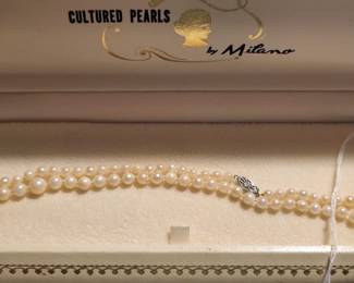 10kt Gold clasp, 3-7 mm graduated pearls, 18"