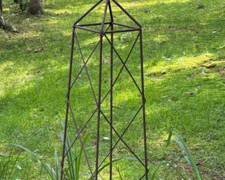 Metal Sundial with Trellis