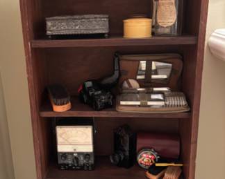 Nice Bookshelf with Interesting Accessories