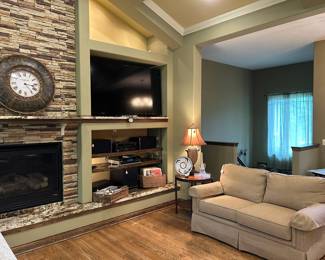 Huntington House Loveseat