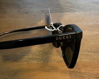 Gucci glasses- like new