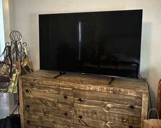 75 inch Hisense smart TV