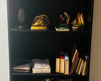 Bookcase with 4 adjustable shelves