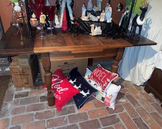 Antique draw leaf table