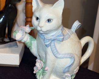 Lenox kitty teapot