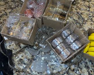 Lots of different napkins ring sets to choose from