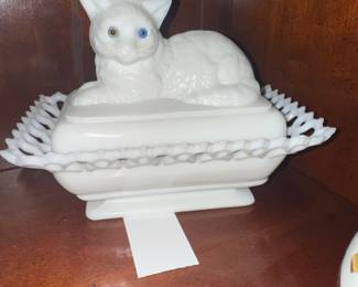 Vintage Westmoreland milk glass cat in basket