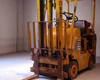 FORKLIFT3Photoroom