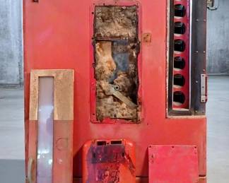 COKE OLD MACHINE1PhotoroomPhotoroom