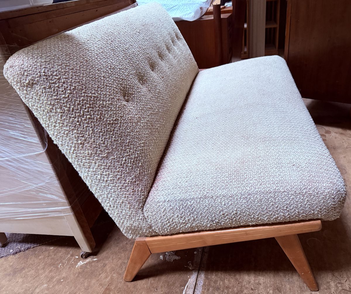 Mid-Century Modern Jens Risom Model 37 Loveseat Sofa For Knoll